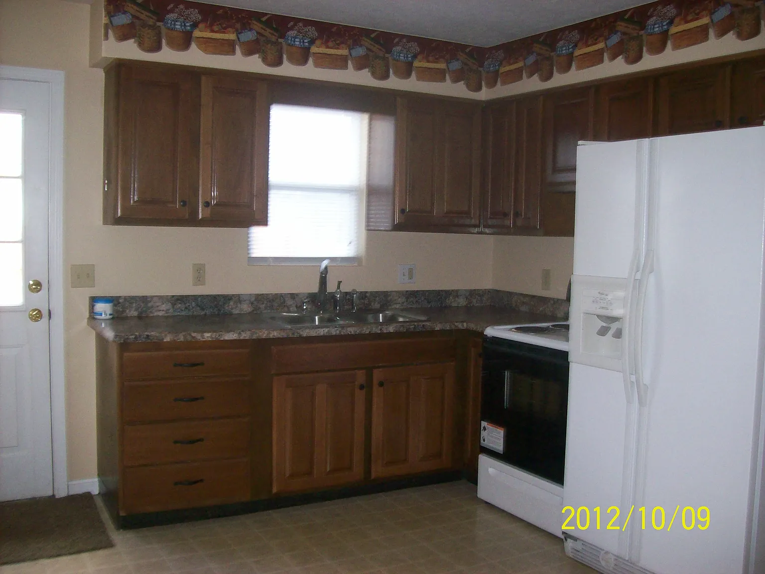 3 bed, 1125 sqft, $1,500 — Photo 3