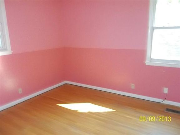 5th image of 1526 Foxdale Dr