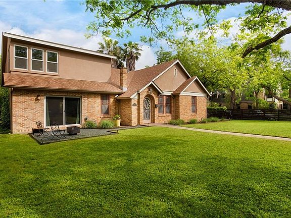3rd image of 2021 Travis Heights Blvd #2021