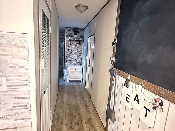 5th image of 1621 Running Brook Dr