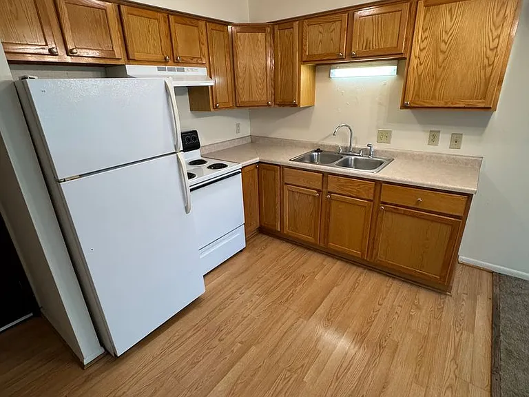 UNION HOUSE APARTMENTS LLC — Photo 13