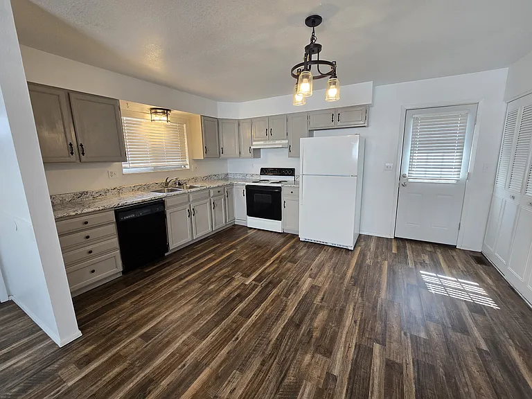 805 Woodlawn Ave #A — Photo 2