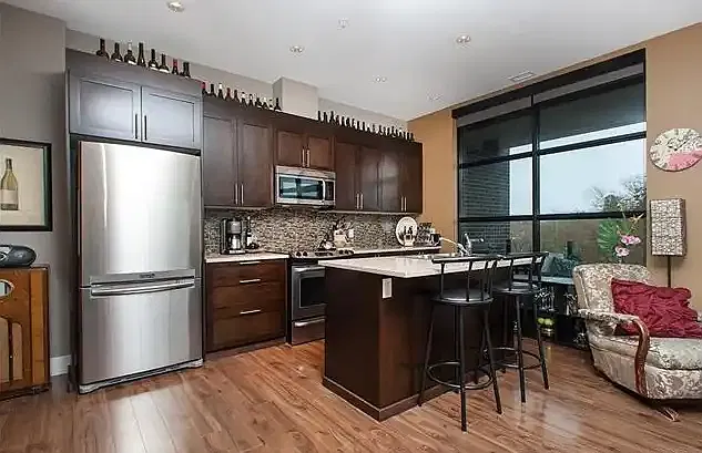 2 bed, 2.0 bath, 1069 sqft, $1,700 — Photo 2