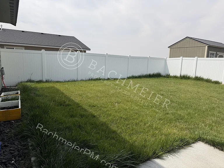 151 SW Nye Ave — Photo 18