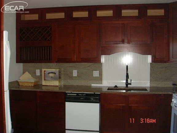 3rd image of 1474 Westbury Dr