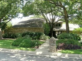 2405 Meandering Way, Arlington, TX 76011