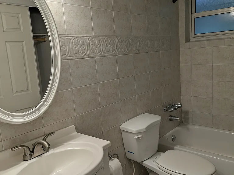 11610 N Bayshore Dr #1C — Photo 15