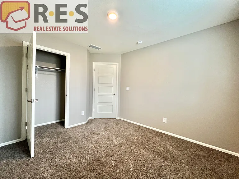 6902 Longpark Dr — Photo 10
