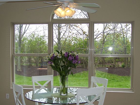 breakfast/sunroom