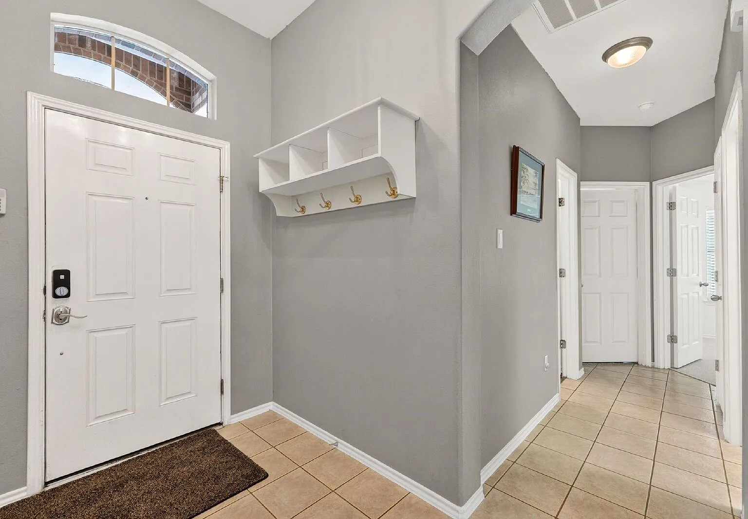 3 bed, 2.0 bath, 1831 sqft, $2,300 — Photo 4