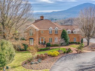 1525 Longview Rd, Roanoke, VA 24018