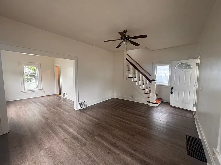 628 W Thomas St — Photo 3