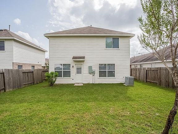 4th image of 21927 Paril Creek Dr
