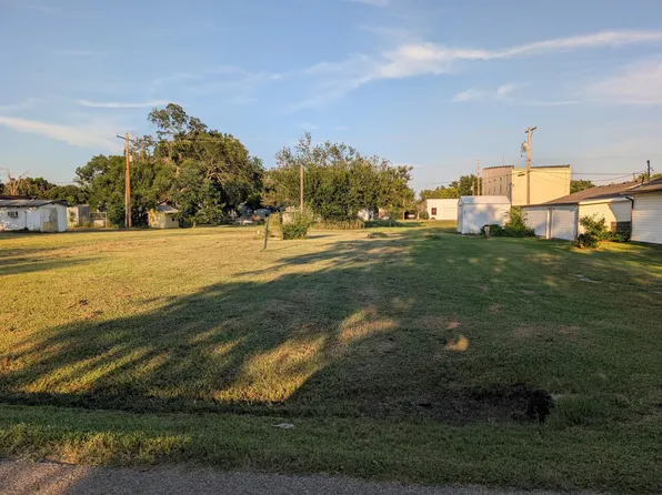 104 N Davidson Ave, Bentley, KS 67016