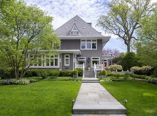 515 Essex Rd, Kenilworth, IL 60043