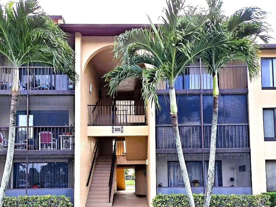 806 Sky Pine Way #D2