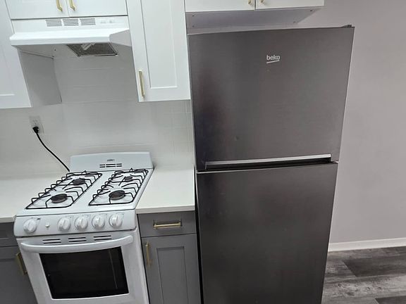 2nd image of 14 Sherman Ave APT 4