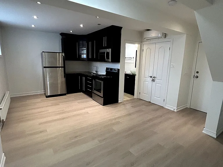 13 Fisher St #B — Photo 12