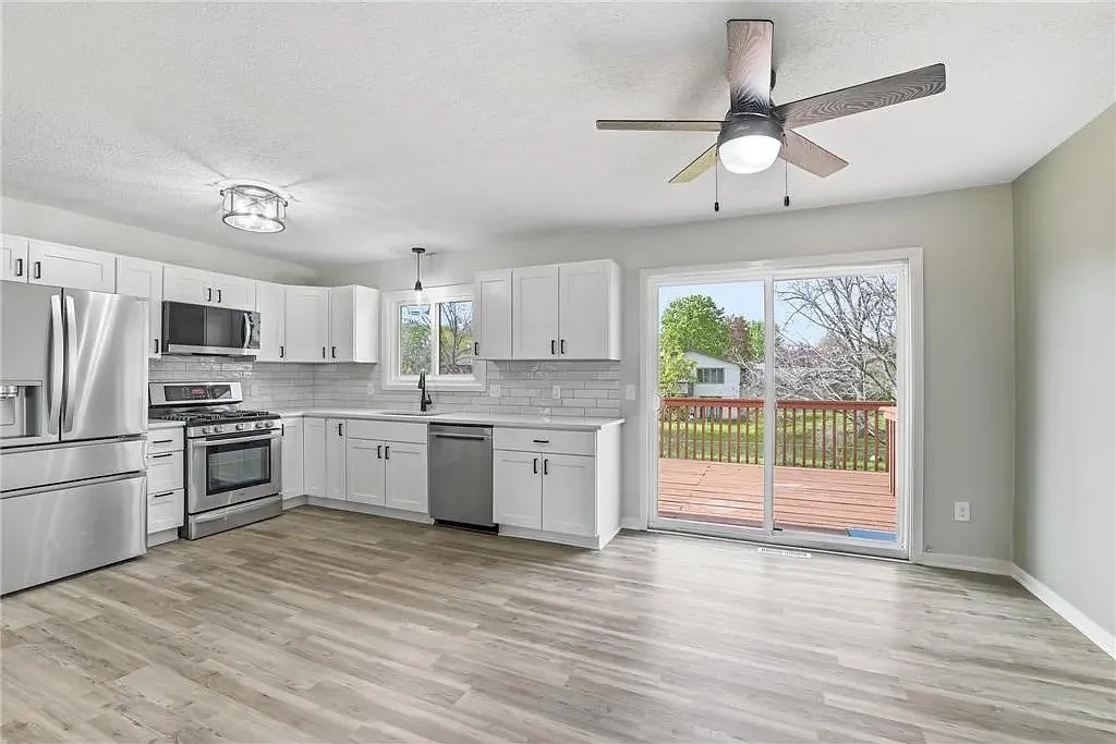 5 bed, 2032 sqft, $4,100 — Photo 3