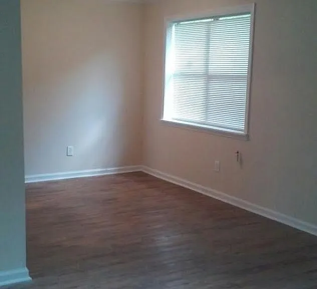 246 Mateo Walk — Photo 3