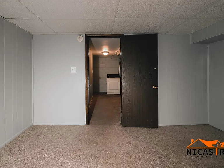215 E Lane Ave #D — Photo 16