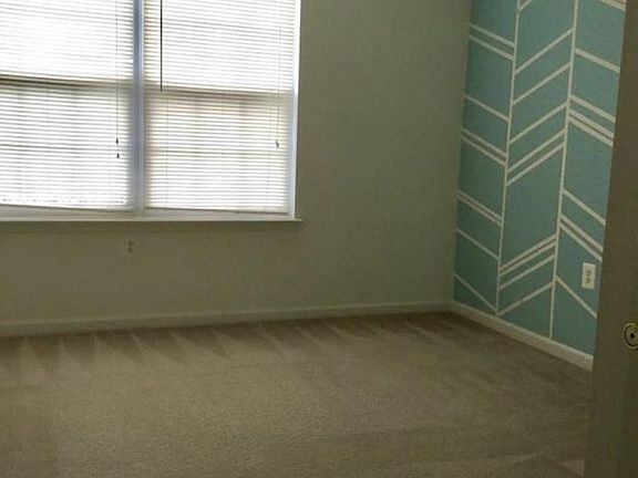 5th image of 1404H Bonnett Pl