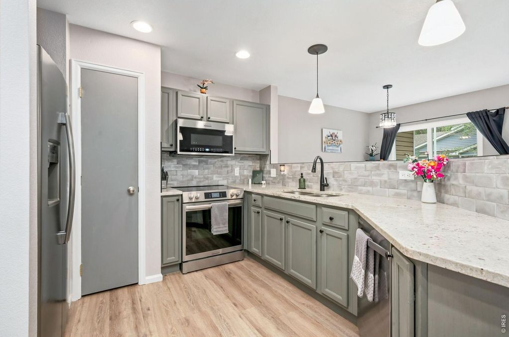 4008 Three Bridges Ct