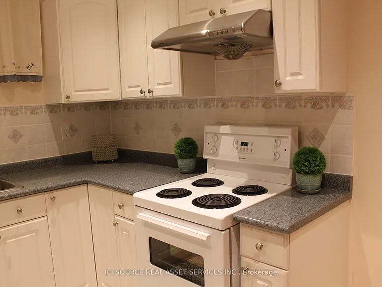 301 Gowan Ave #BASEMENT — Photo 2