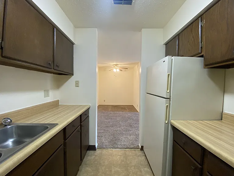 Kimberly Club Apartments — Photo 147
