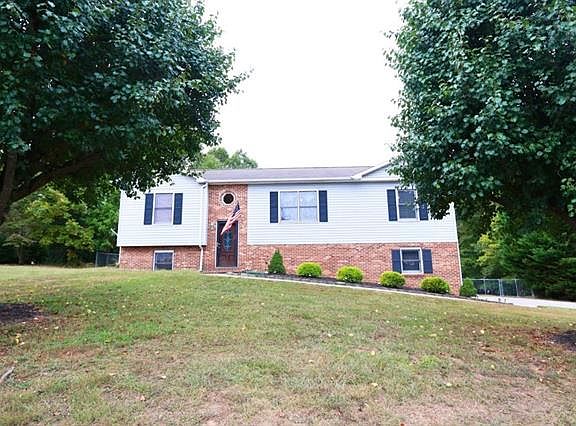 3rd image of 3189 Mount Carmel Ct