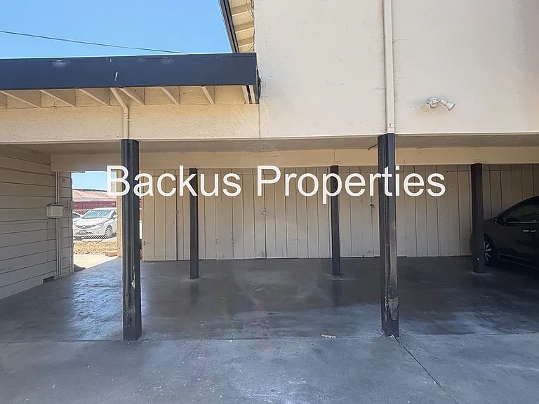 Cypress St 14 — Photo 14