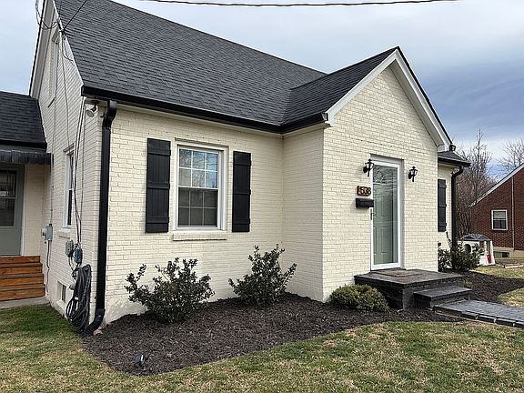 2nd image of 538 Chamberlain Ln