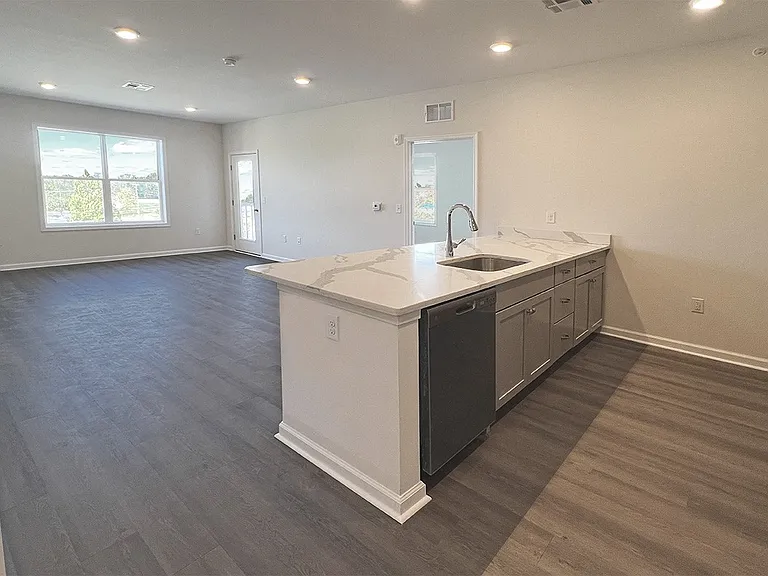 Linden Lofts — Photo 13