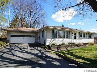 10 Sierra Dr, Rochester, NY 14616