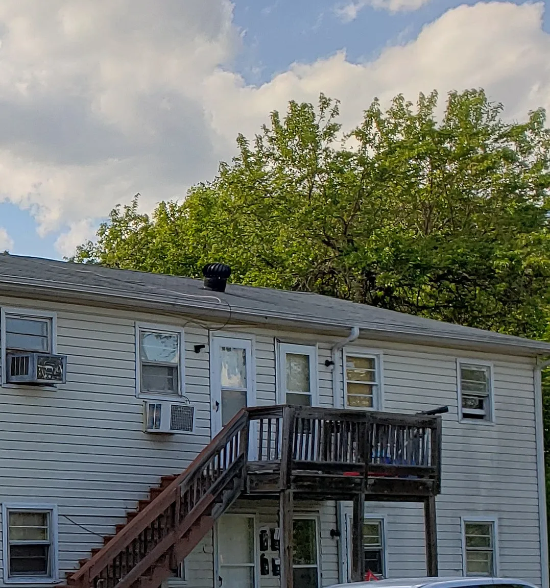 2 bed, 900 sqft, $695 — Photo 1