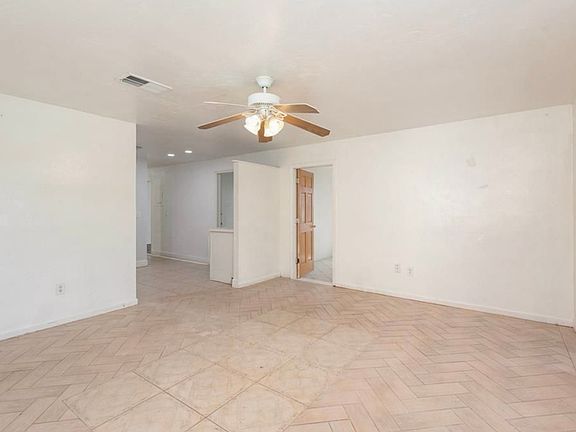 4th image of 2529 Belmont Ave