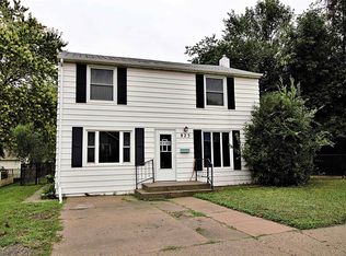 823 Park St, Minot, ND 58701