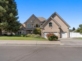 748 Valley View Dr, Oakdale, CA 95361