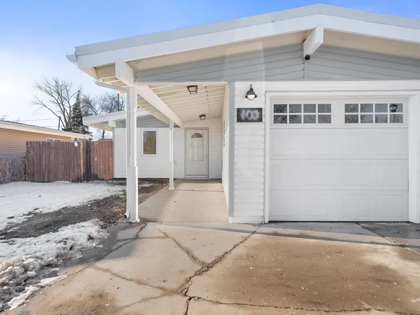 108 24th St SW, Minot, ND 58701