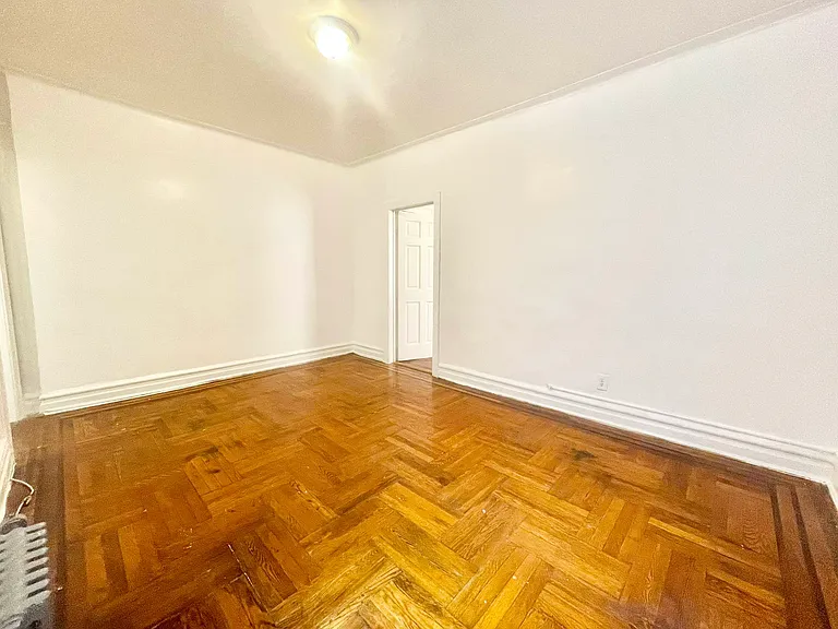 674 47th St #3J — Photo 10