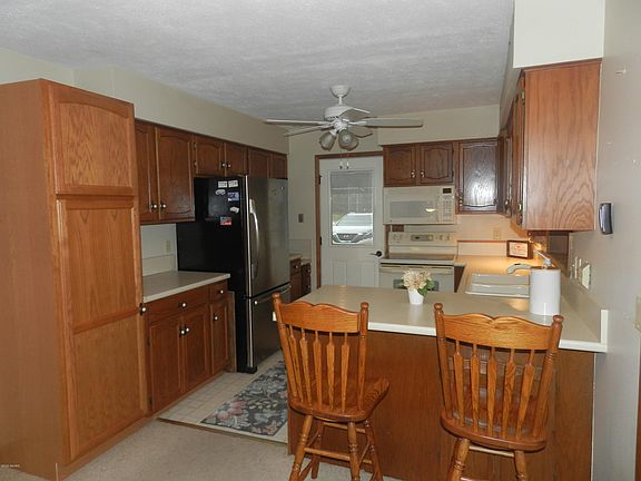 5th image of 10313 Lloy St