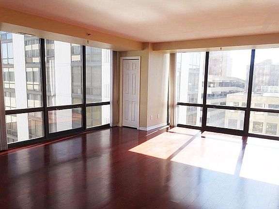 3rd image of 125 SW Jefferson Ave #W6e