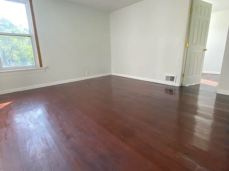 61 Pointview Rd #2 — Photo 8