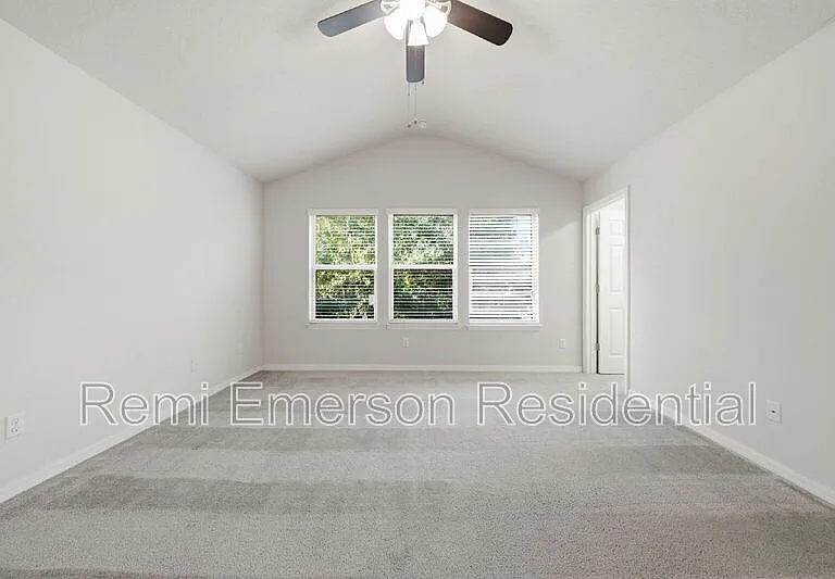 1096 Pavia Dr — Photo 11