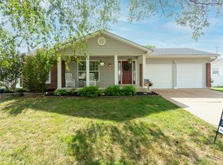 6709 Bear Creek Dr, Saint Louis, MO 63129