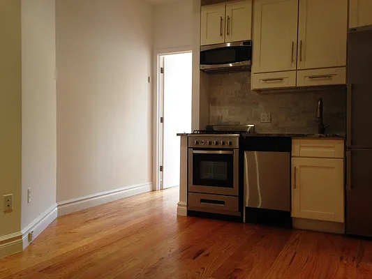 Rented by Roxann Realty LLC | media 7