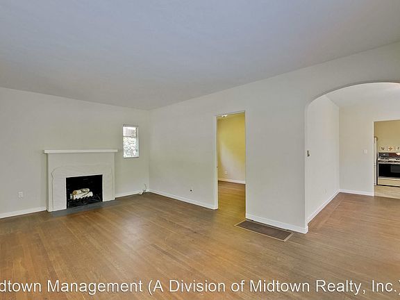 4th image of 540 Hawthorne Ave