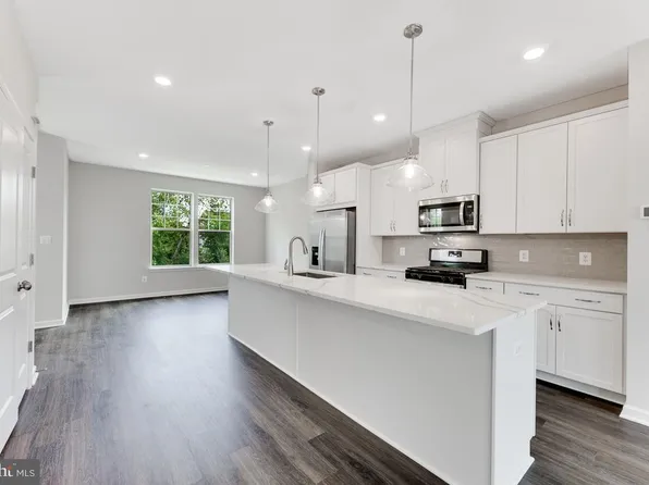 9325 Barnes Loop, Manassas, VA 20110