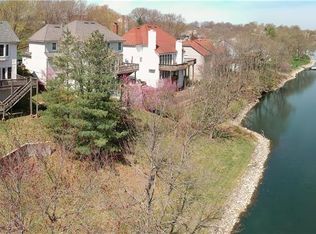 432 NE Brockton Dr, Lees Summit, MO 64064