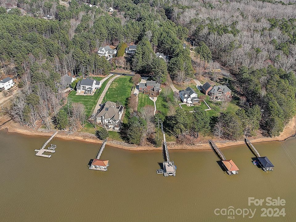 1st image of 3665 Lake Bluff Dr